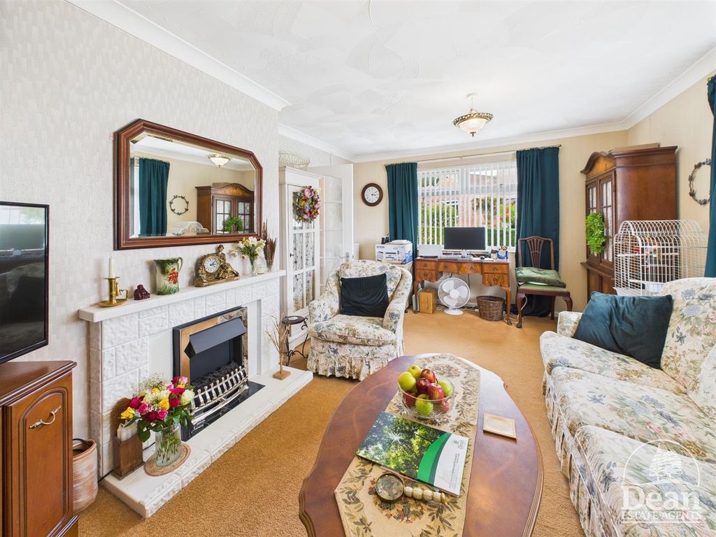 Property photo 2 of 18