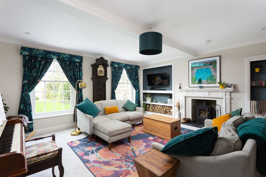 Property photo 3 of 24 Sitting Room