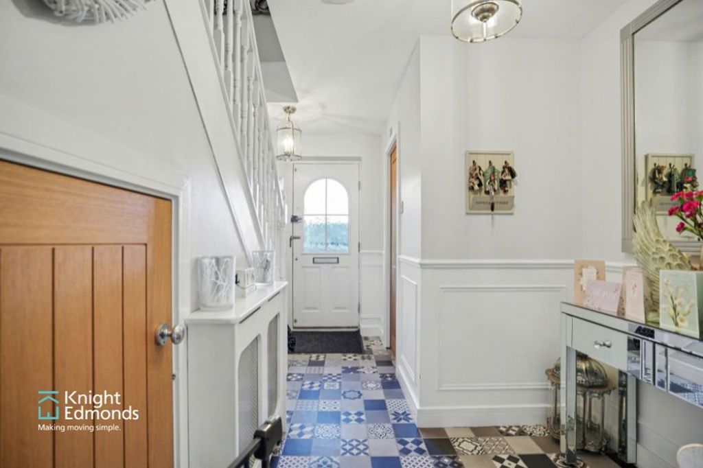 Property photo 2 of 20