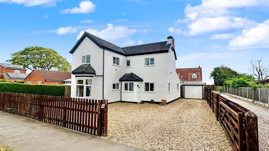 Property photo 1 of 19 Photo 9