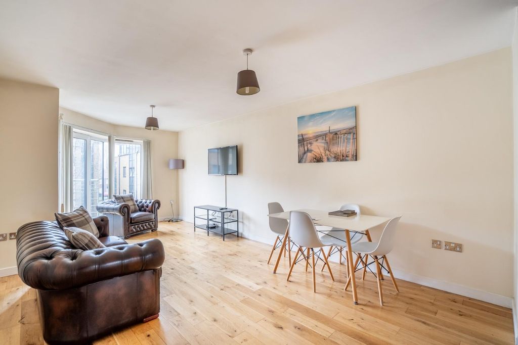 Property photo 2 of 12 Vh-4.Jpg