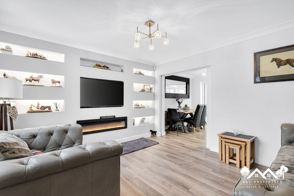 Property photo 2 of 45