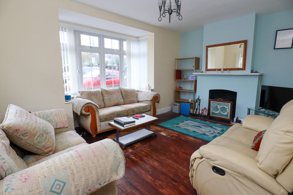 Property photo 2 of 12 Living Room