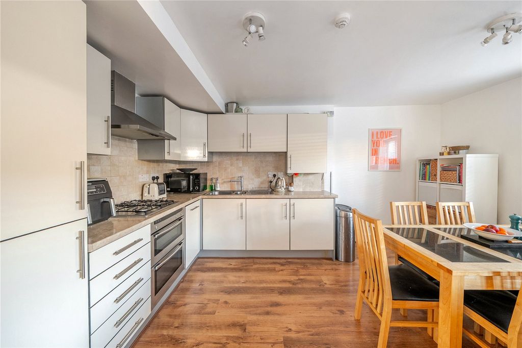 Property photo 2 of 16 Kitchen/Living