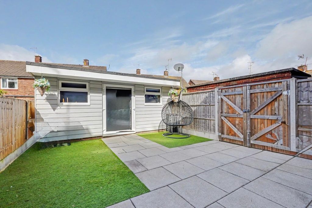 Property photo 2 of 16 4025835