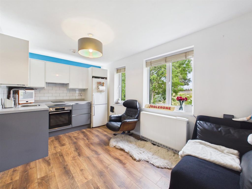 Property photo 2 of 8 4749c2d722534842976Db17B8Aa265Af_100_Cam05080G0-Pr