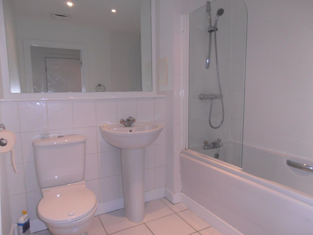 Property photo 3 of 4 Bathroom