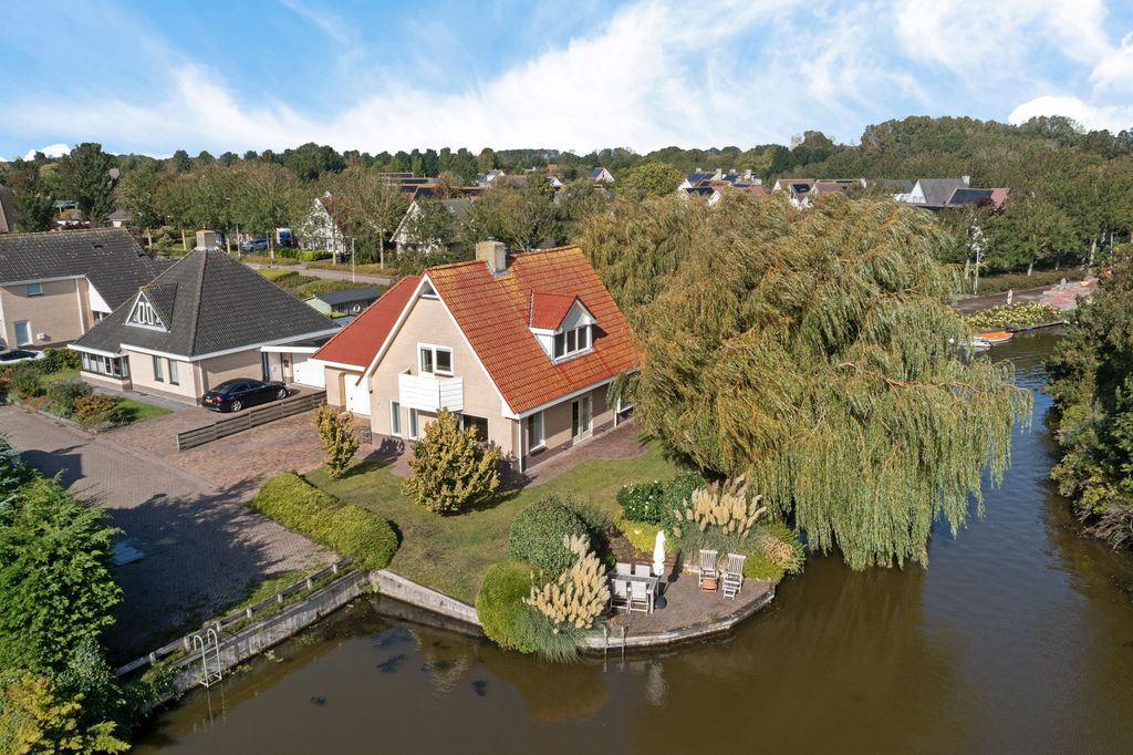 Property photo 3 of 51