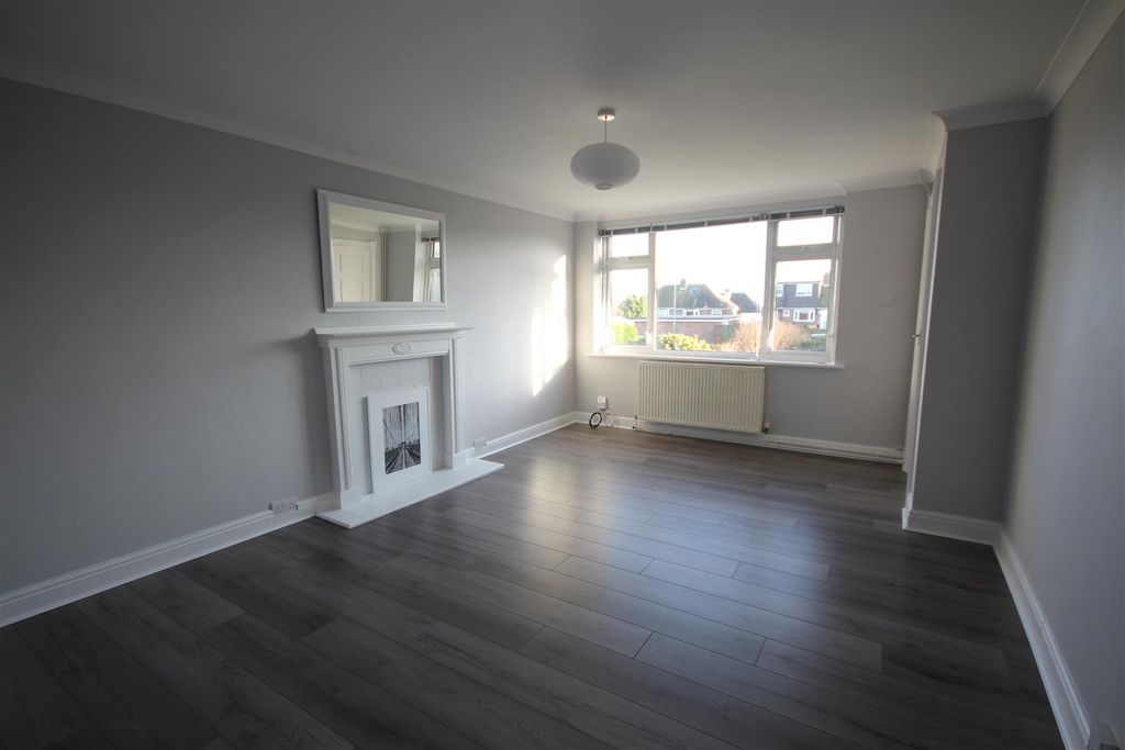 Property photo 2 of 11 Living Room