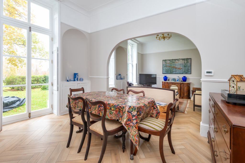 Property photo 2 of 29