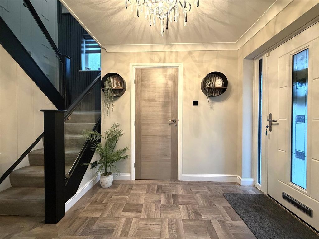 Property photo 2 of 72 B.Jpeg