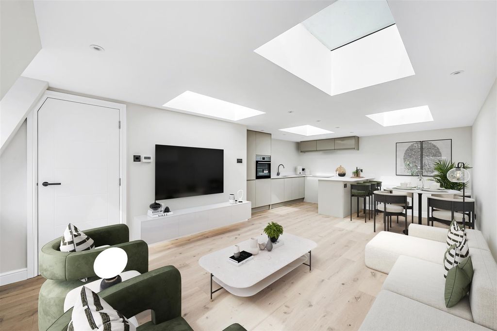 Property photo 1 of 8 Flat 3 - 51 Mill Hill Road-2.Jpg