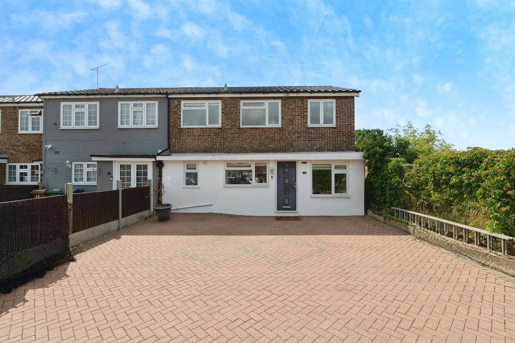 Property photo 1 of 18