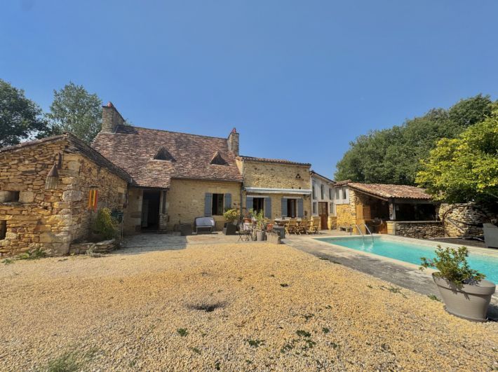 Property photo 2 of 28