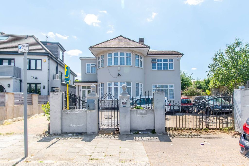 Property photo 2 of 15