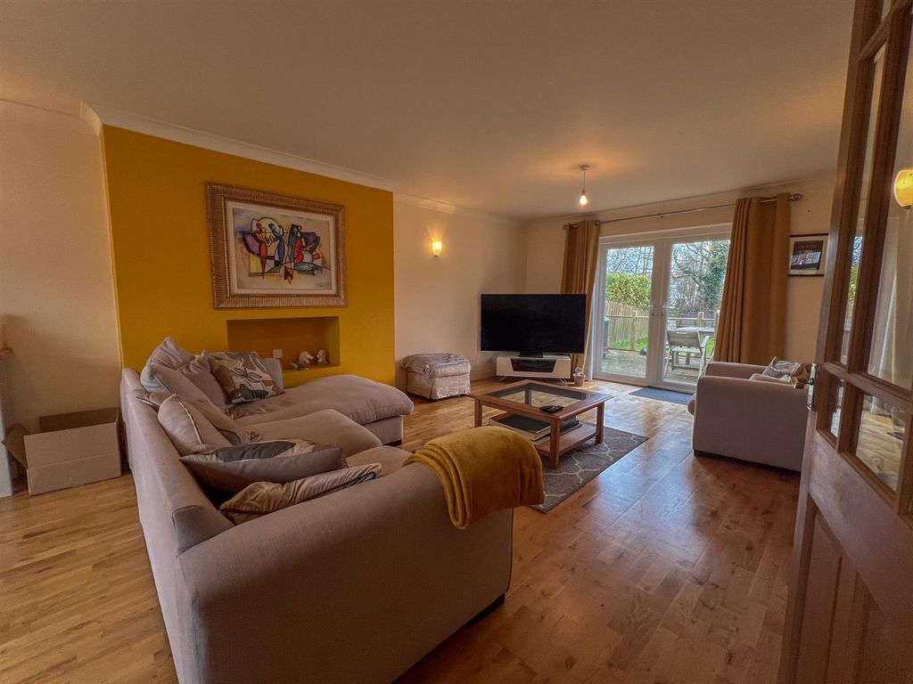 Property photo 3 of 29 123 Fairways Drive -15.Jpg