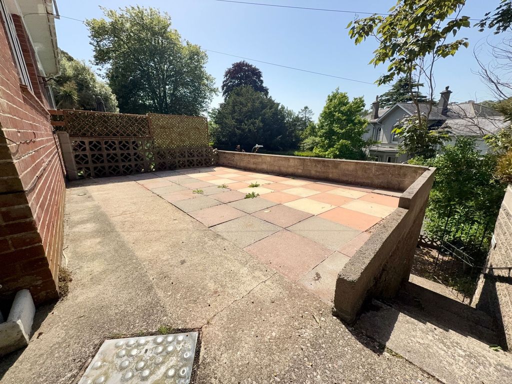 Property photo 2 of 22