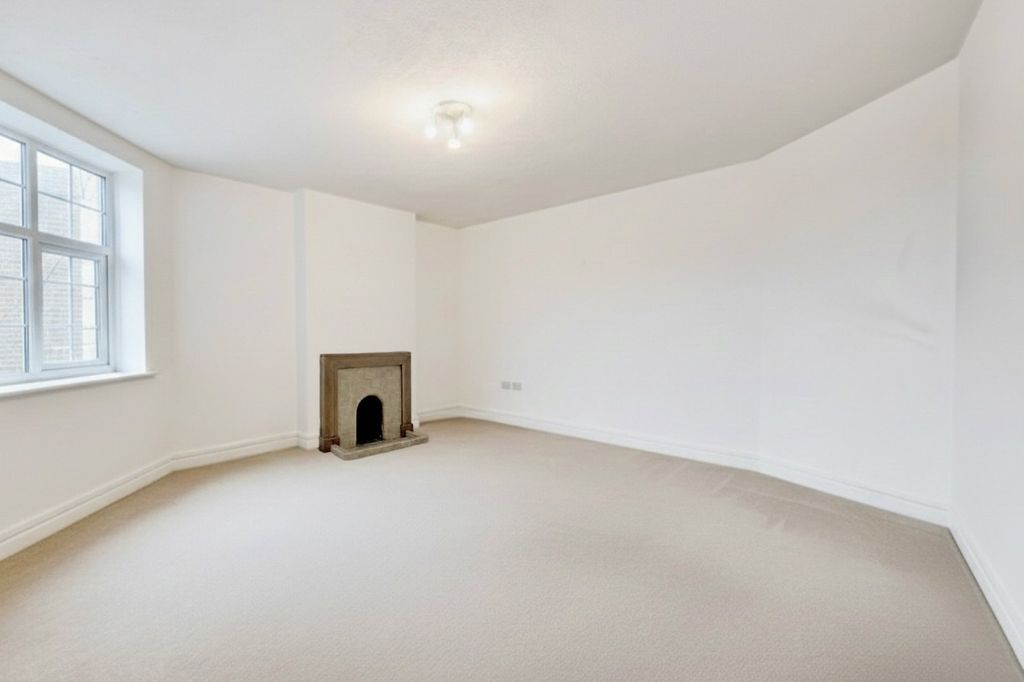 Property photo 2 of 6 Picture No. 19