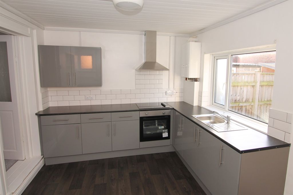 Property photo 2 of 14 (Main)