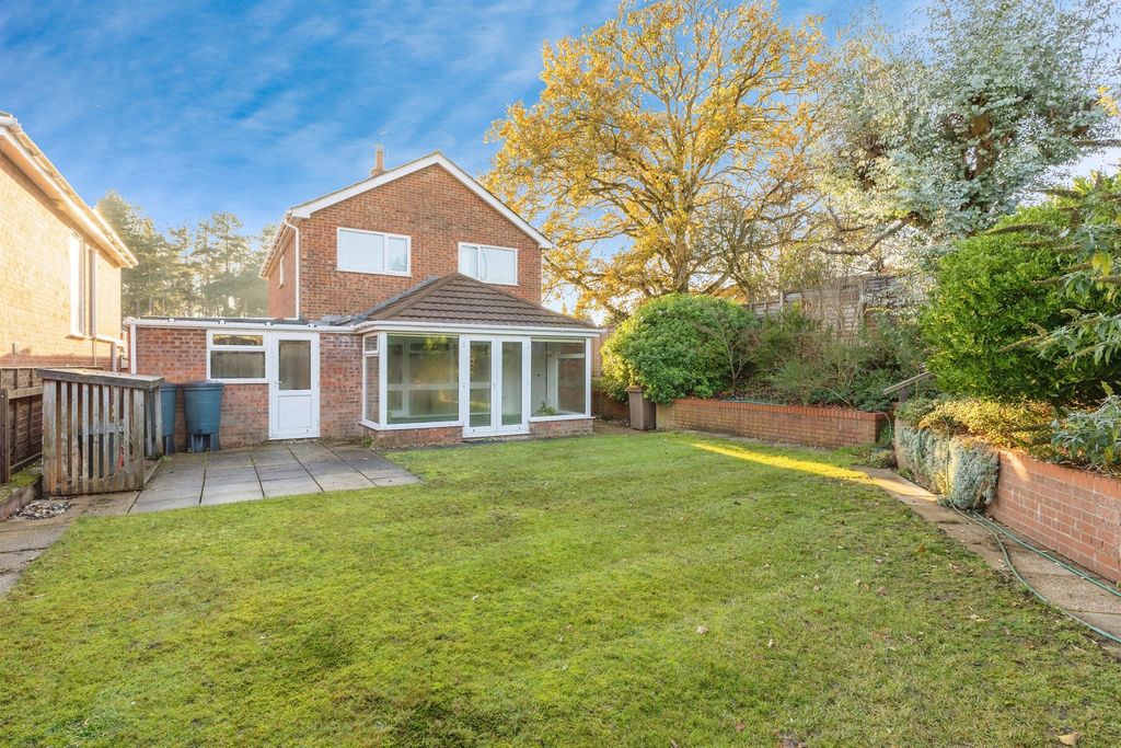 Property photo 2 of 20