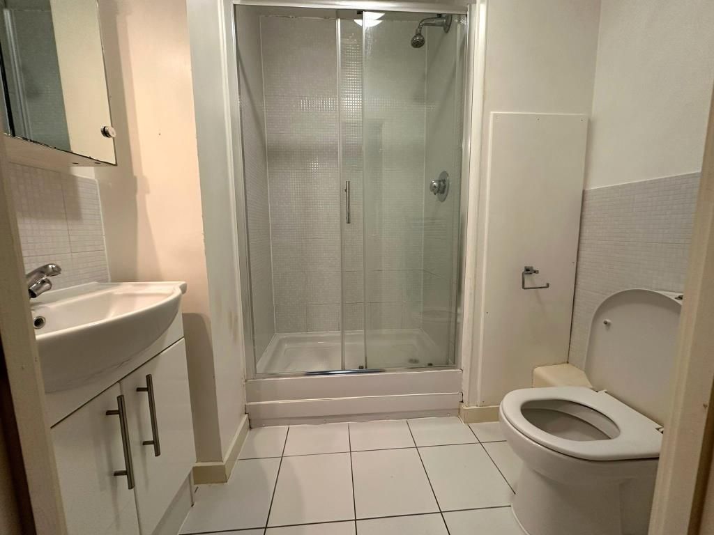Property photo 3 of 8 Bathroom