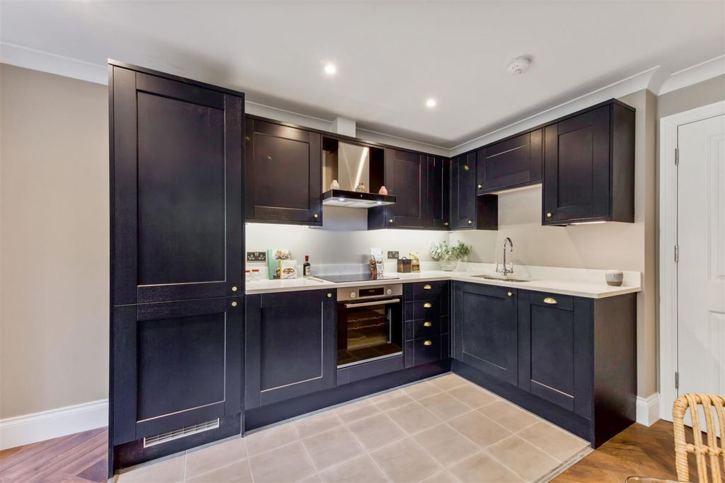 Property photo 3 of 12 Gallery