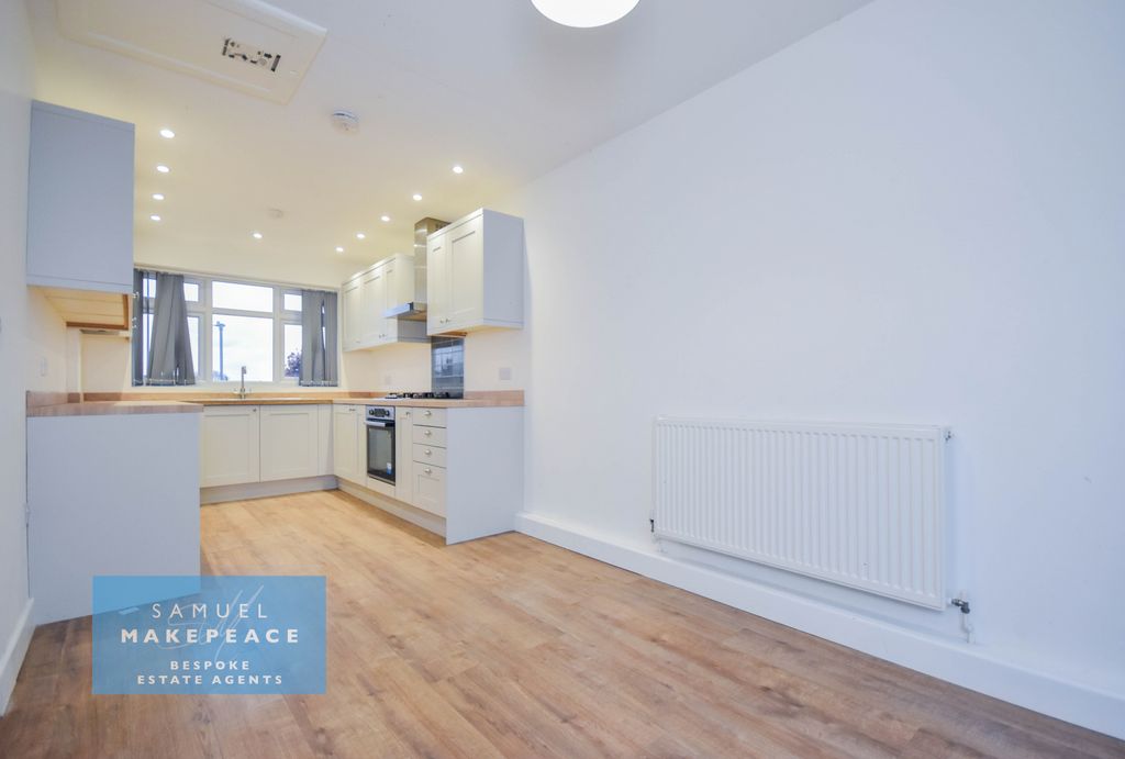 Property photo 3 of 20 Gallery