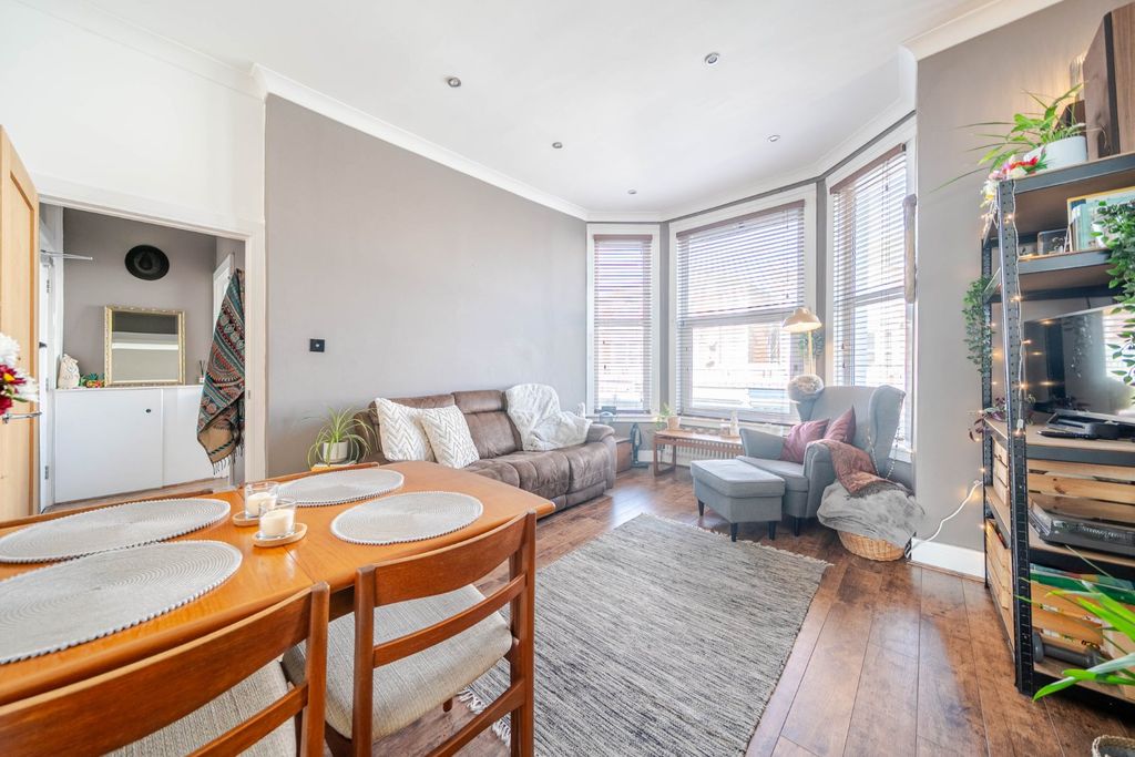 Property photo 1 of 11 Picture No. 02