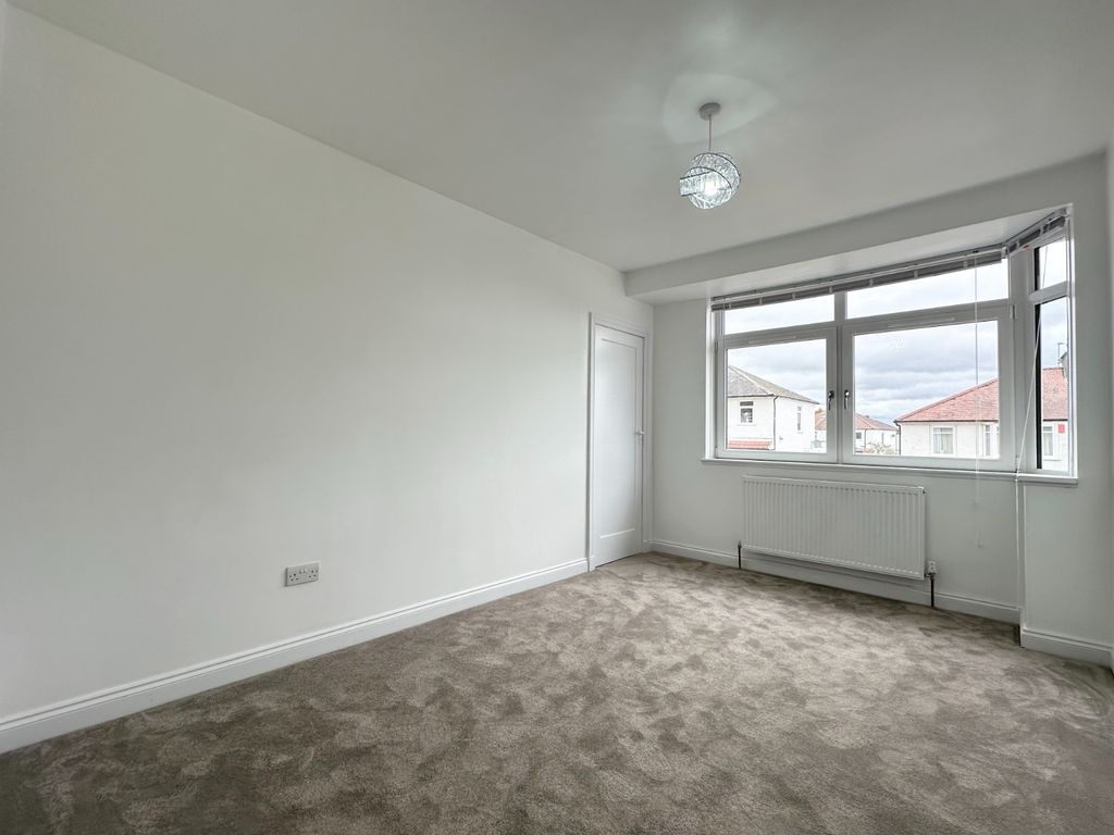 Additional image 11 of 4 bed semi-detached house to rentRockmount Ave, Thornliebank, Glasgow G46