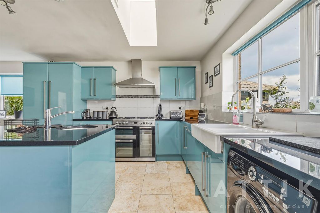 Property photo 3 of 28 Ar706643.Jpg