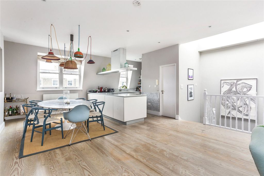 Property photo 1 of 14 Kitchen/Dining