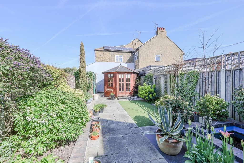 Property photo 3 of 22