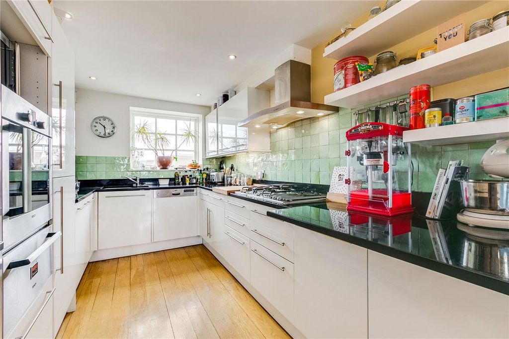 Property photo 3 of 6