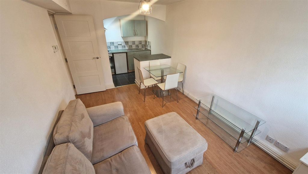 Property photo 3 of 11 Living Room