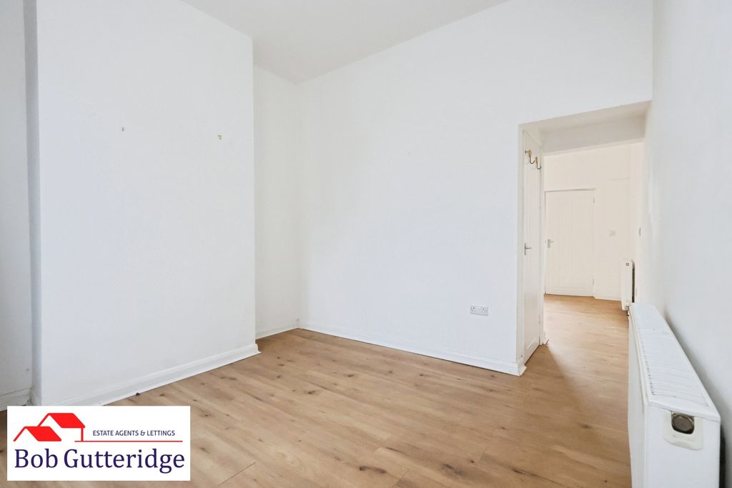 Property photo 3 of 15 Sitting Room