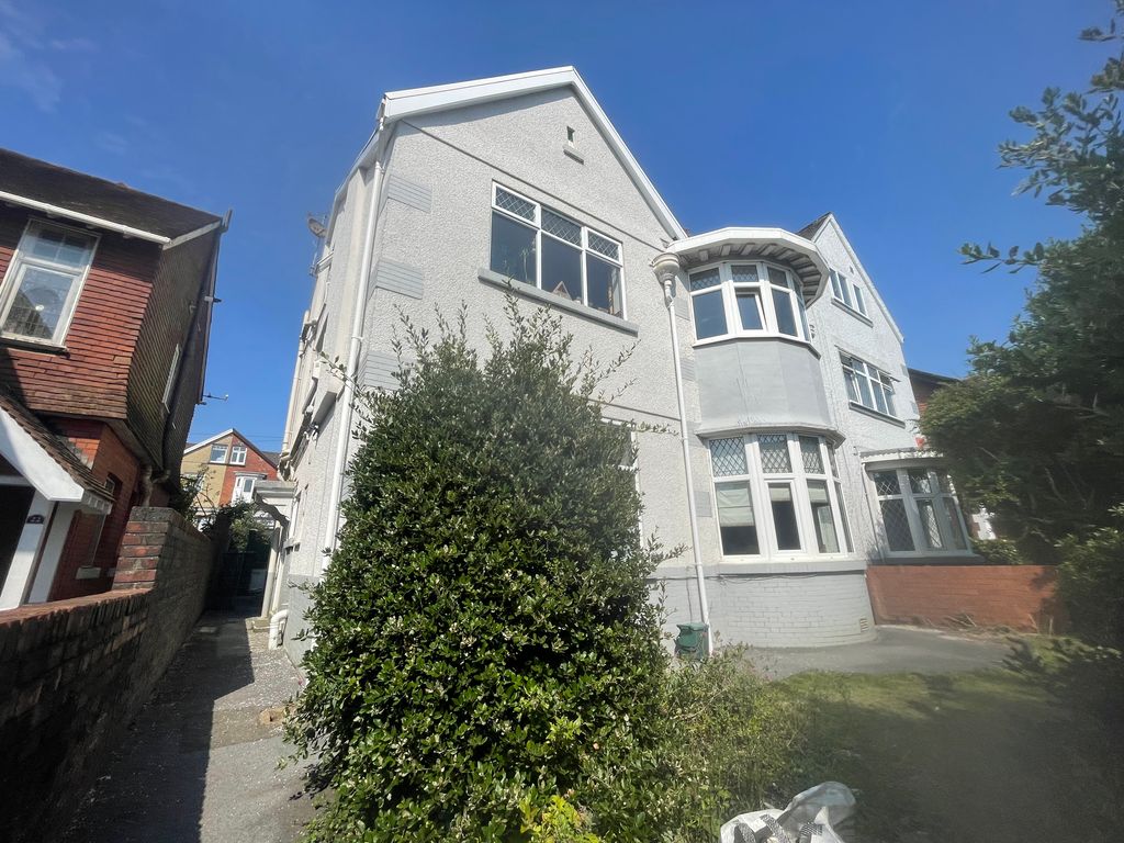 Property photo 1 of 6
