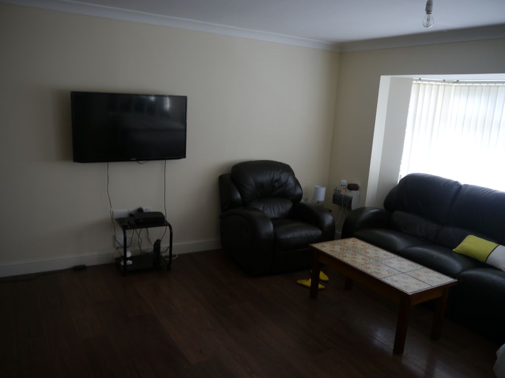 Property photo 3 of 4