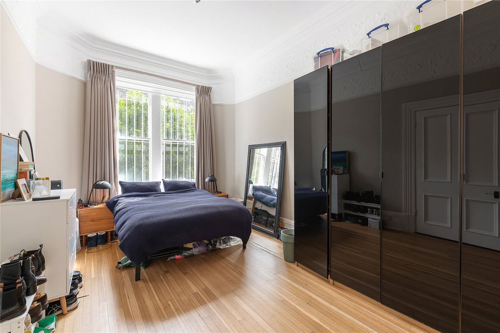 Property photo 3 of 14 Flat One Bedroom