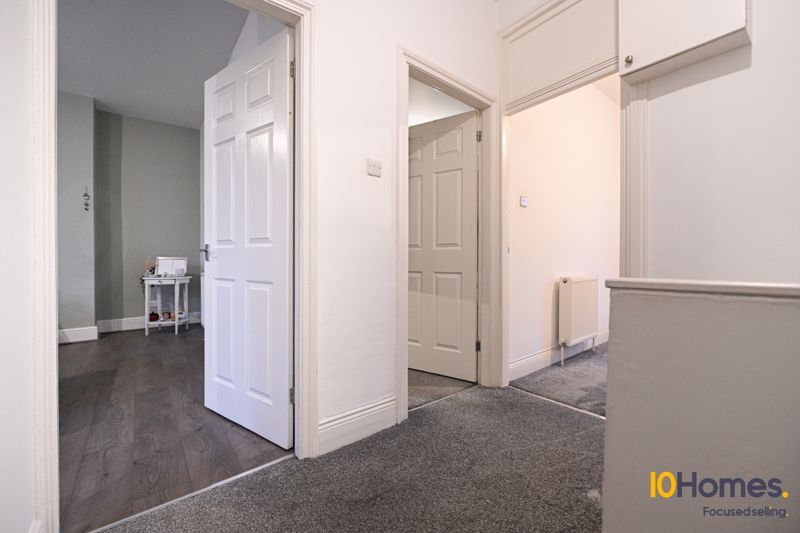 Property photo 3 of 12 Photo 8