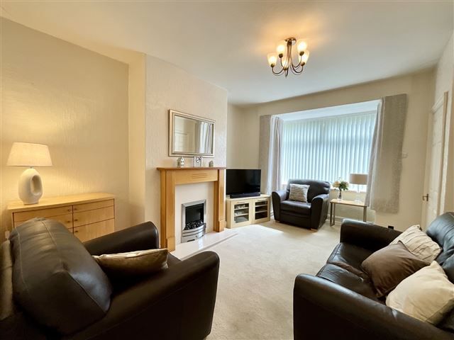 Property photo 2 of 17 Lounge