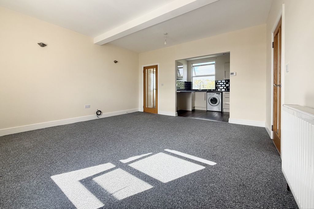 Property photo 3 of 11 3