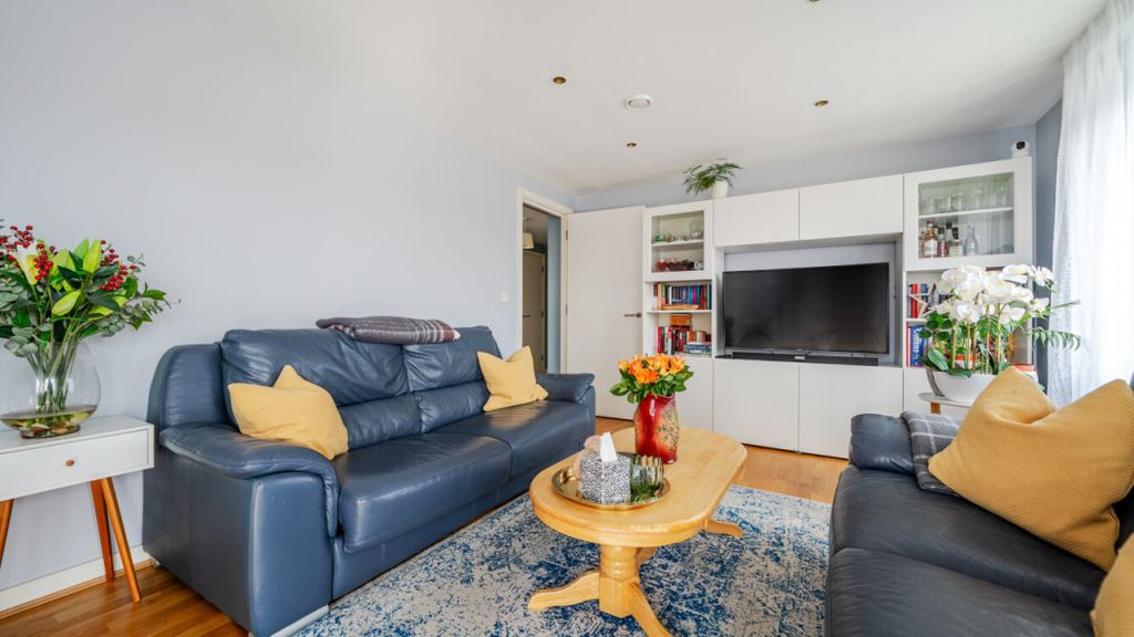 Property photo 3 of 18