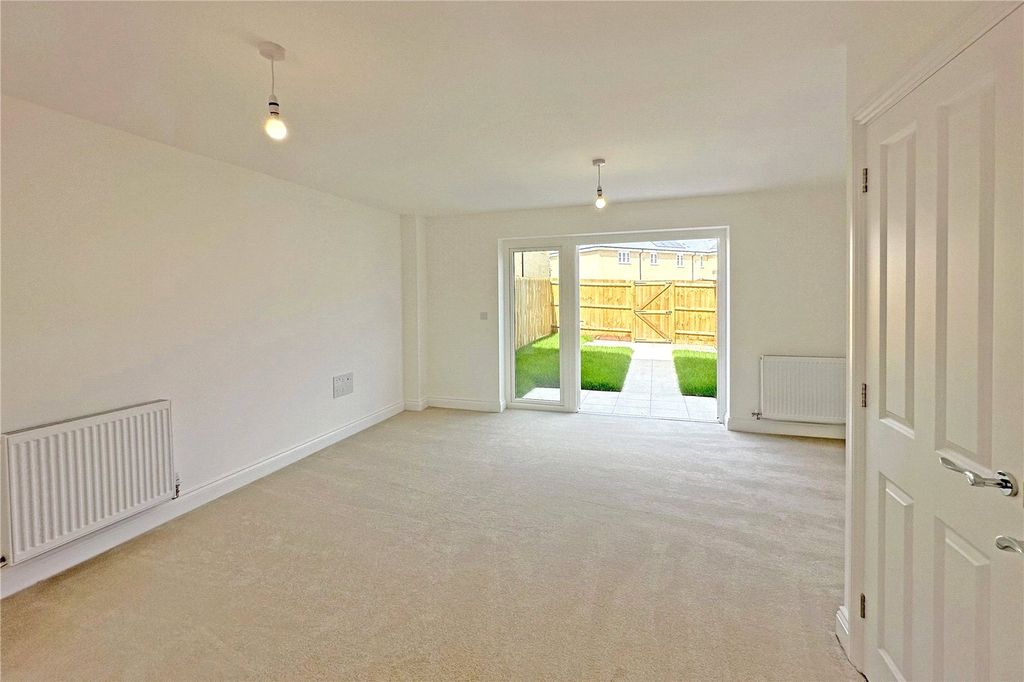 Property photo 3 of 8 Picture No. 06