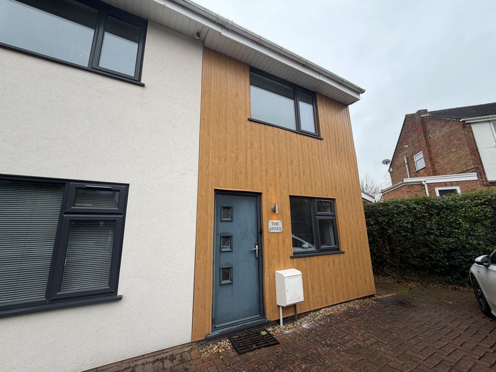 Property photo 1 of 8 Front