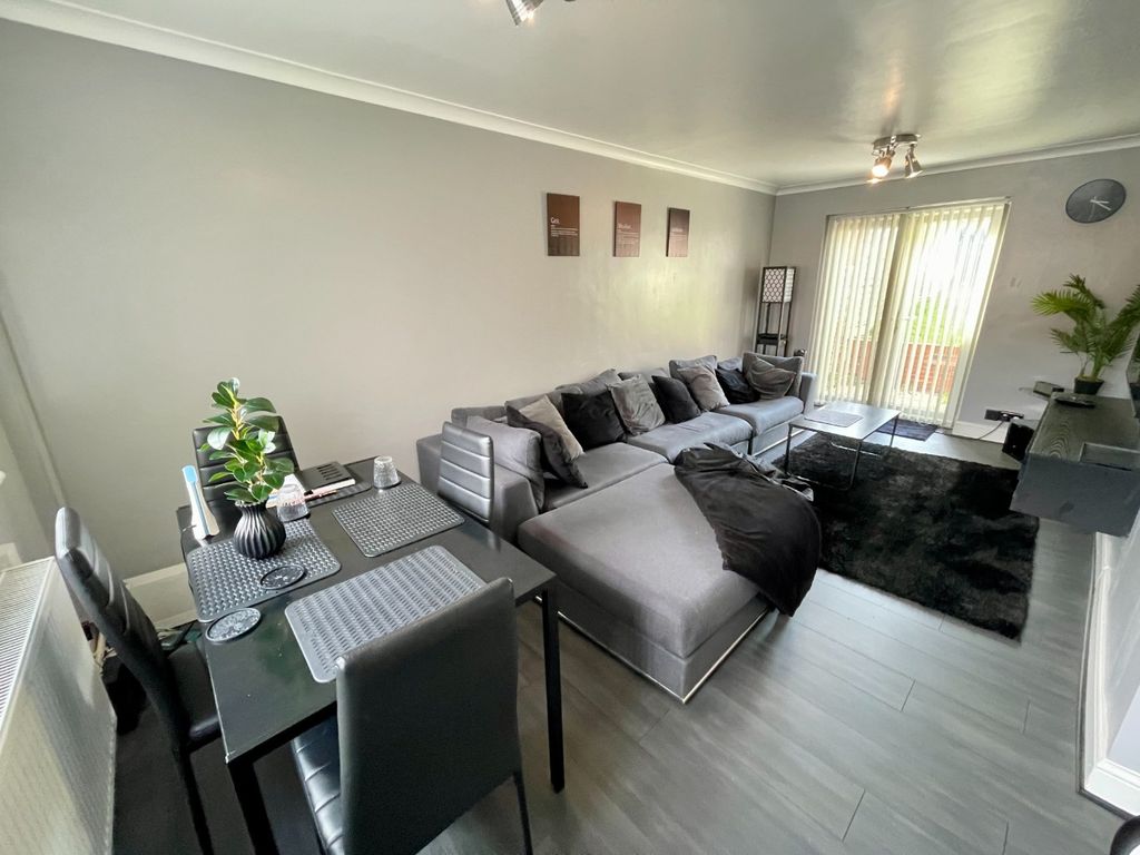 Property photo 3 of 10 4510292