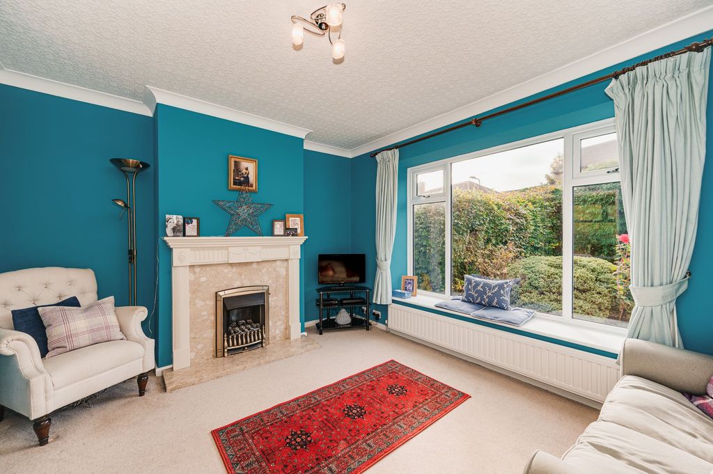 Property photo 2 of 25