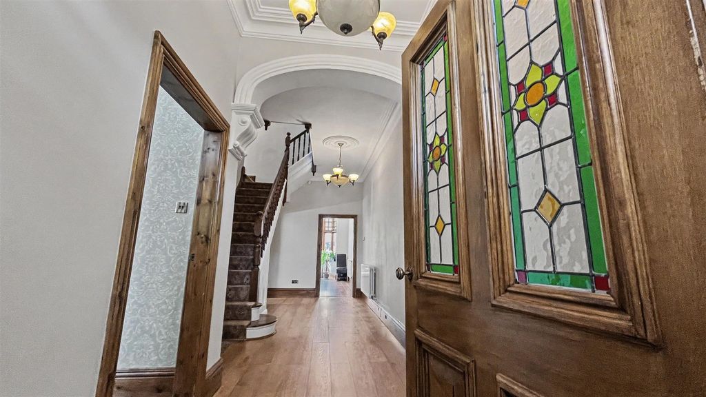 Property photo 2 of 23 Hallway