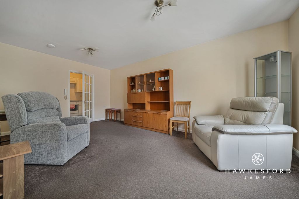 Property photo 2 of 13 The Turrets, Sittingbourne - Lounge/Diner