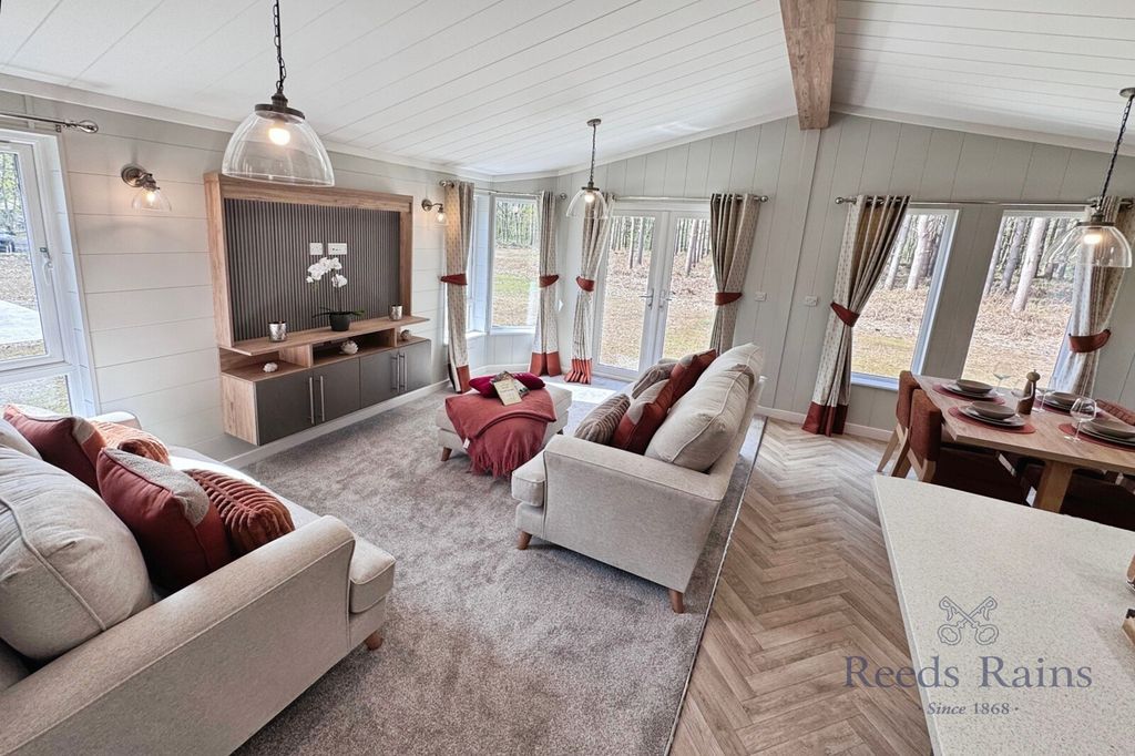 Property photo 2 of 13 Picture No. 04