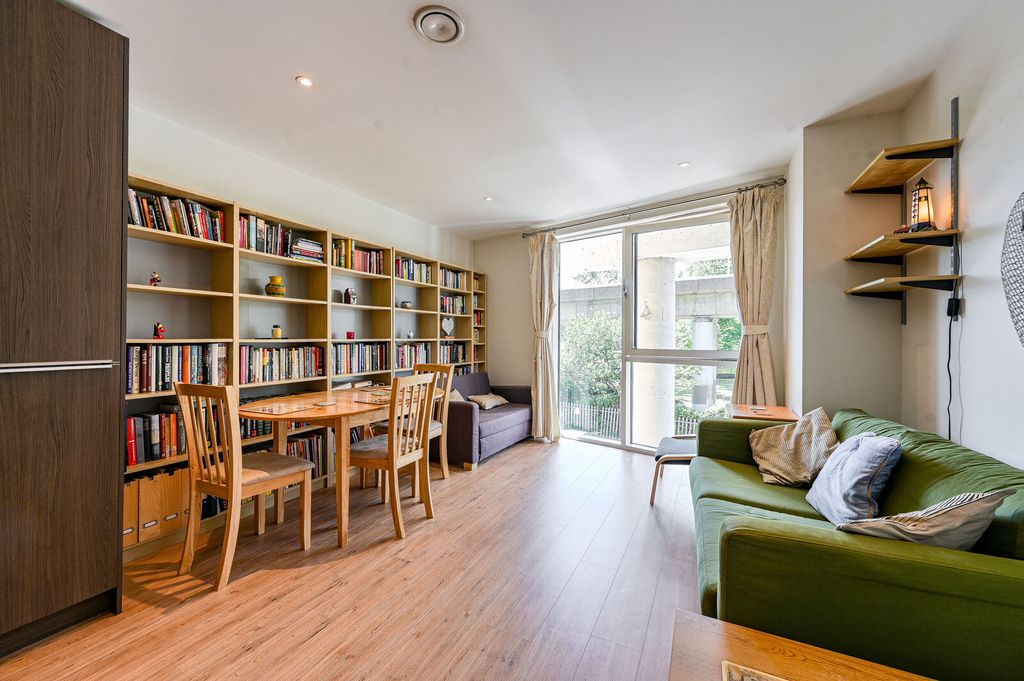 Property photo 1 of 31